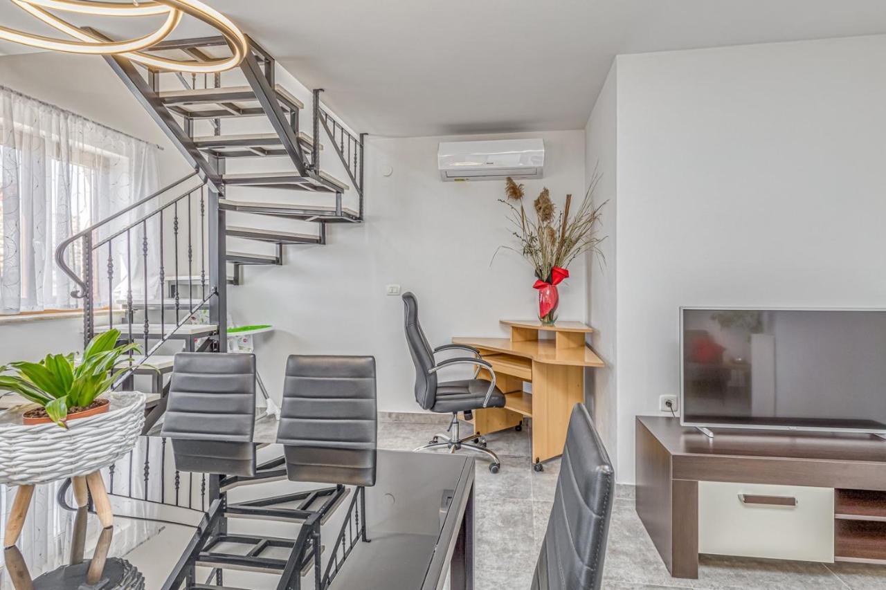 Holiday House Lidia I Rina Pican Luaran gambar