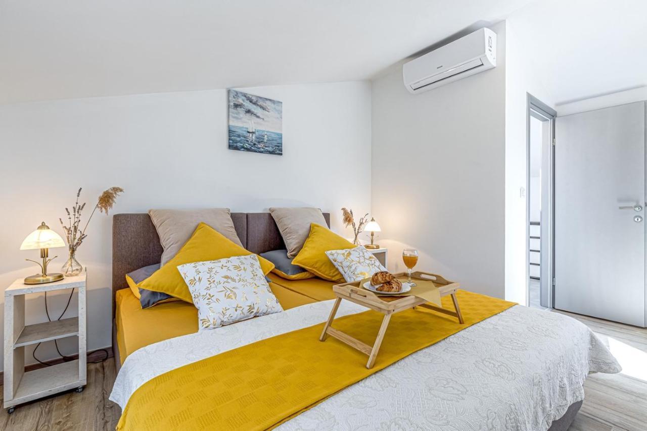 Holiday House Lidia I Rina Pican Luaran gambar