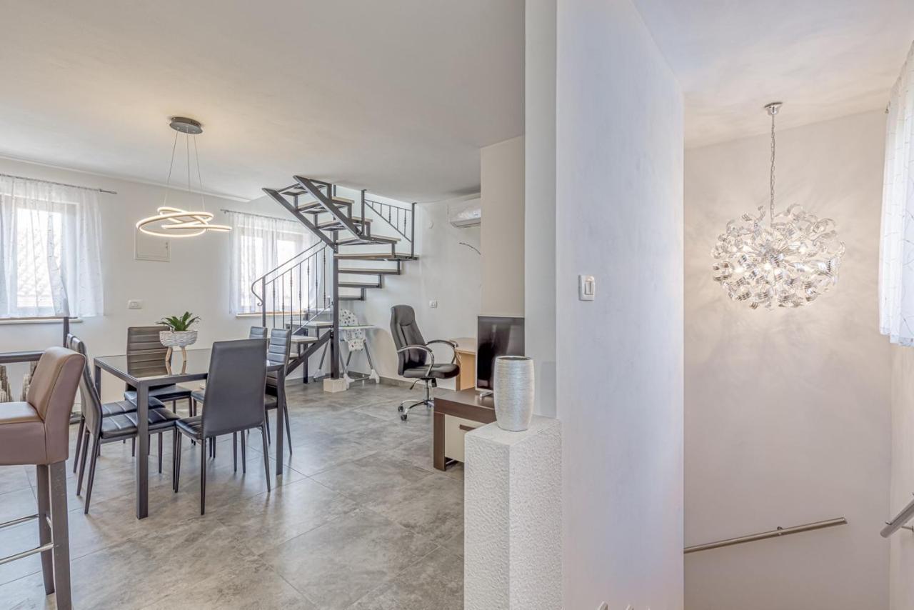 Holiday House Lidia I Rina Pican Luaran gambar