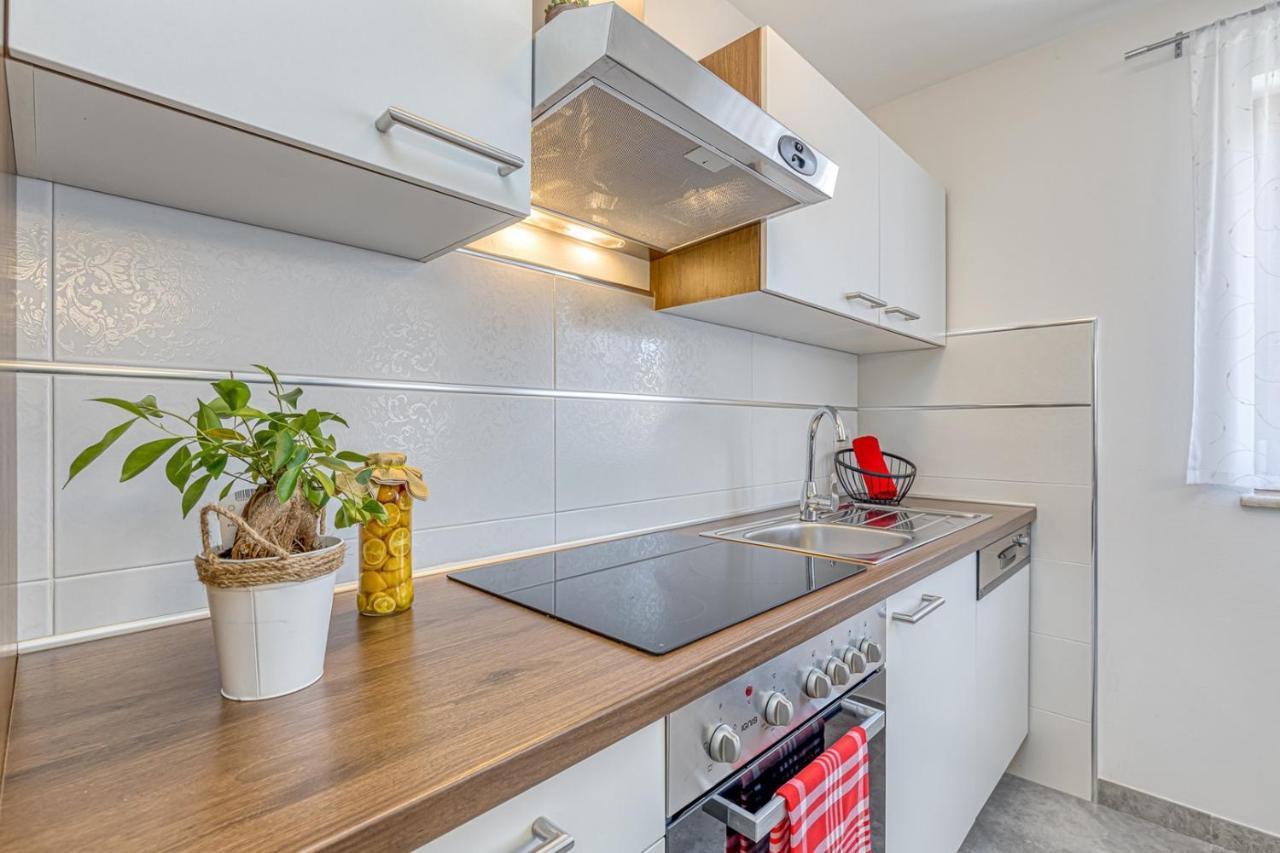 Holiday House Lidia I Rina Pican Luaran gambar