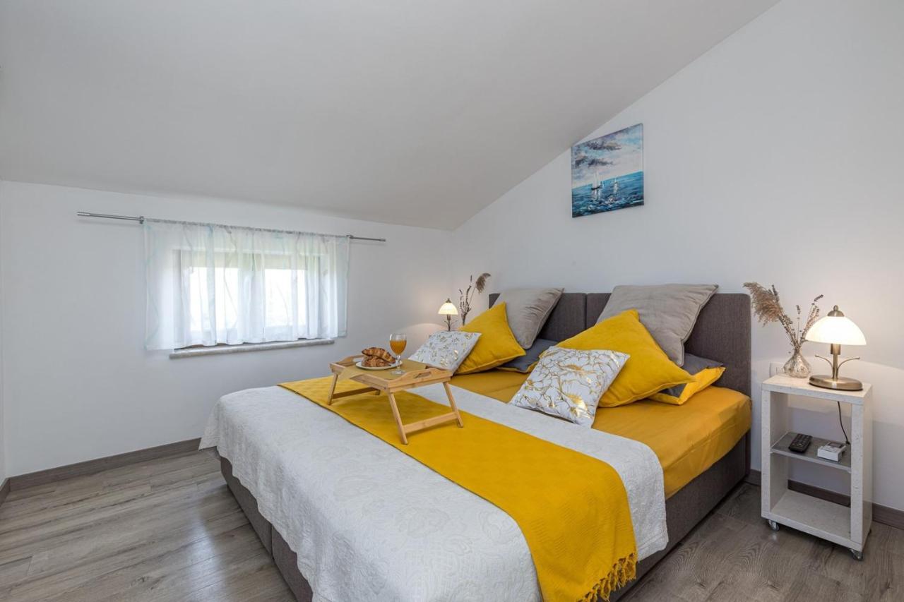 Holiday House Lidia I Rina Pican Luaran gambar